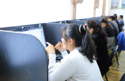 O‘qituvchilarning amaldagi sertifikatlari muddati tugamagunicha malaka toifasi tushirilmaydi – vazirlik