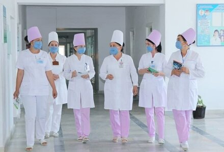 Kelgusi yildan boshlab oliy ma’lumotli hamshiralarga 100 foiz ustama to‘lanadi