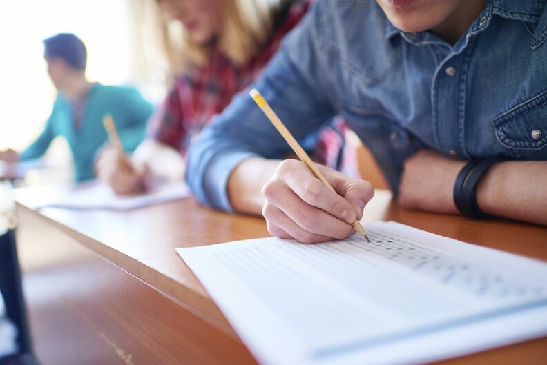 Universitetlarga kirish imtihonlari keyingi yillardan bekor qilinishi mumkin