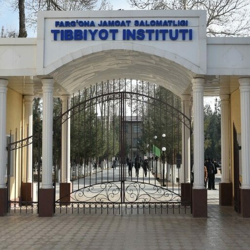 Porno civcivlar cum va ularning oyoqlari tushib