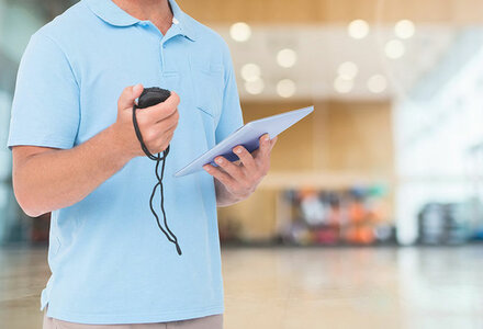 Endi jismoniy tarbiya o‘qituvchilarining o‘zi mashqlarni bajara olmasa toifa ololmaydi